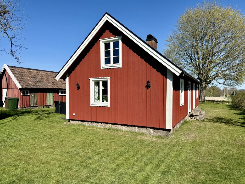 Torpet Stora Lönn en solig vårdag